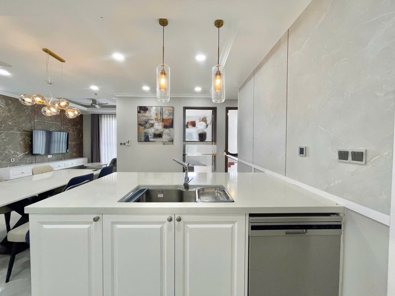 Căn hộ cao cấp SPA – 125m², 3 Phòng Ngủ, Full Nội Thất, Ô Tô Hầm, View Đẹp