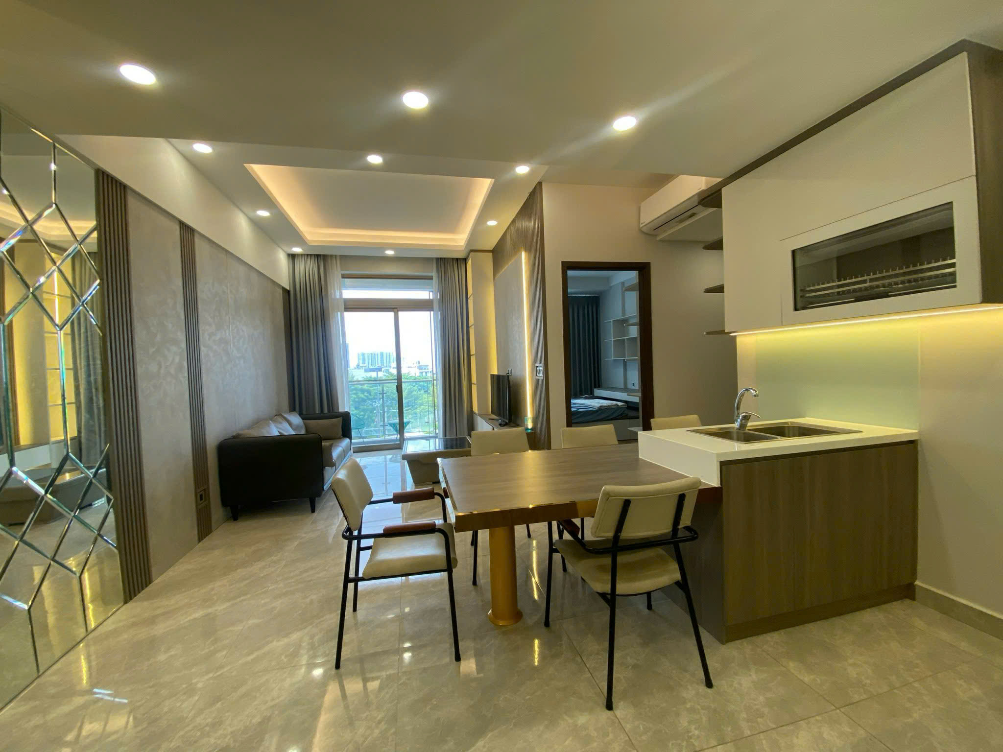 Căn hộ 98m² Midtown M8 – 2 Phòng Ngủ, Full Nội Thất, Ô Xe Hầm Định Danh